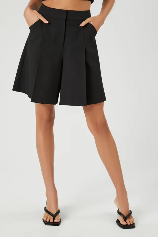 Short habillé plissé sold by Urban Planet