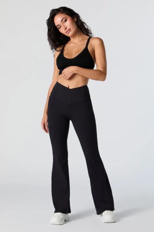 Pantalon évasé Active à taille en V sold by Urban Planet