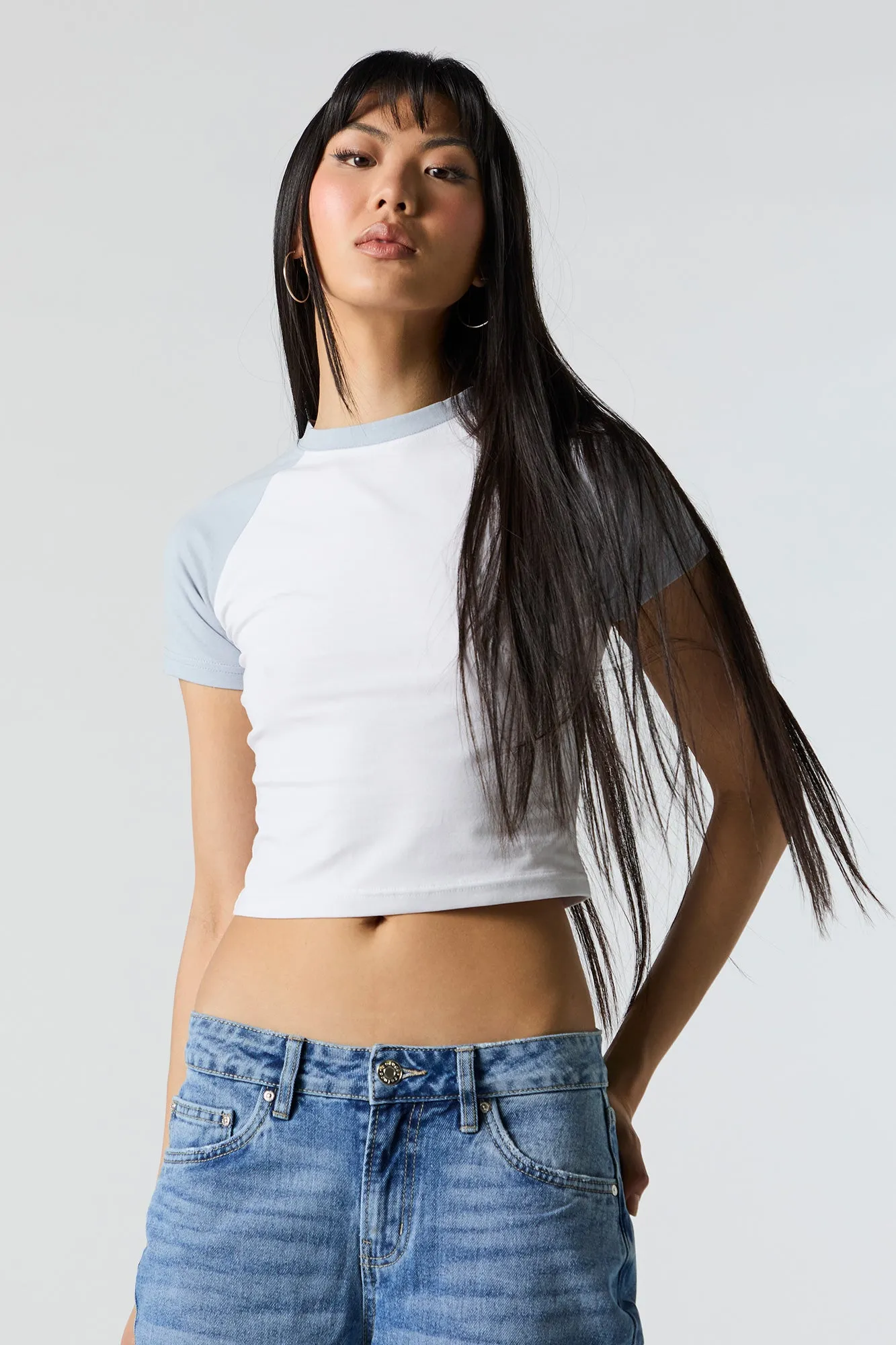 T-shirt raglan court sold by Urban Planet