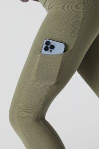 Legging à taille haute avec poches sold by Urban Planet