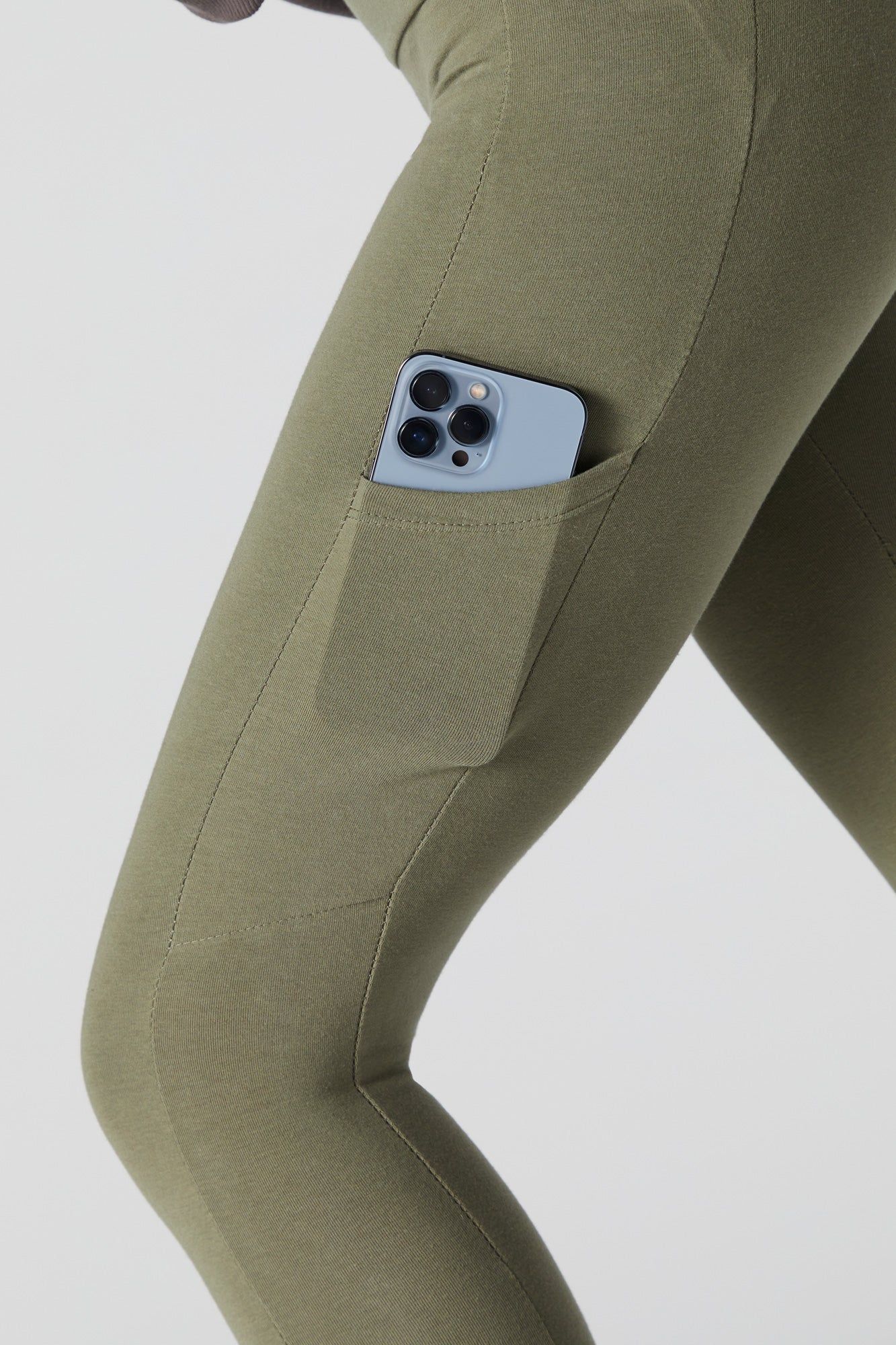 Legging à taille haute avec poches sold by Urban Planet product image thumbnail 4