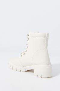 Bottes lacées à semelles crantées en similicuir avec revers sold by Urban Planet