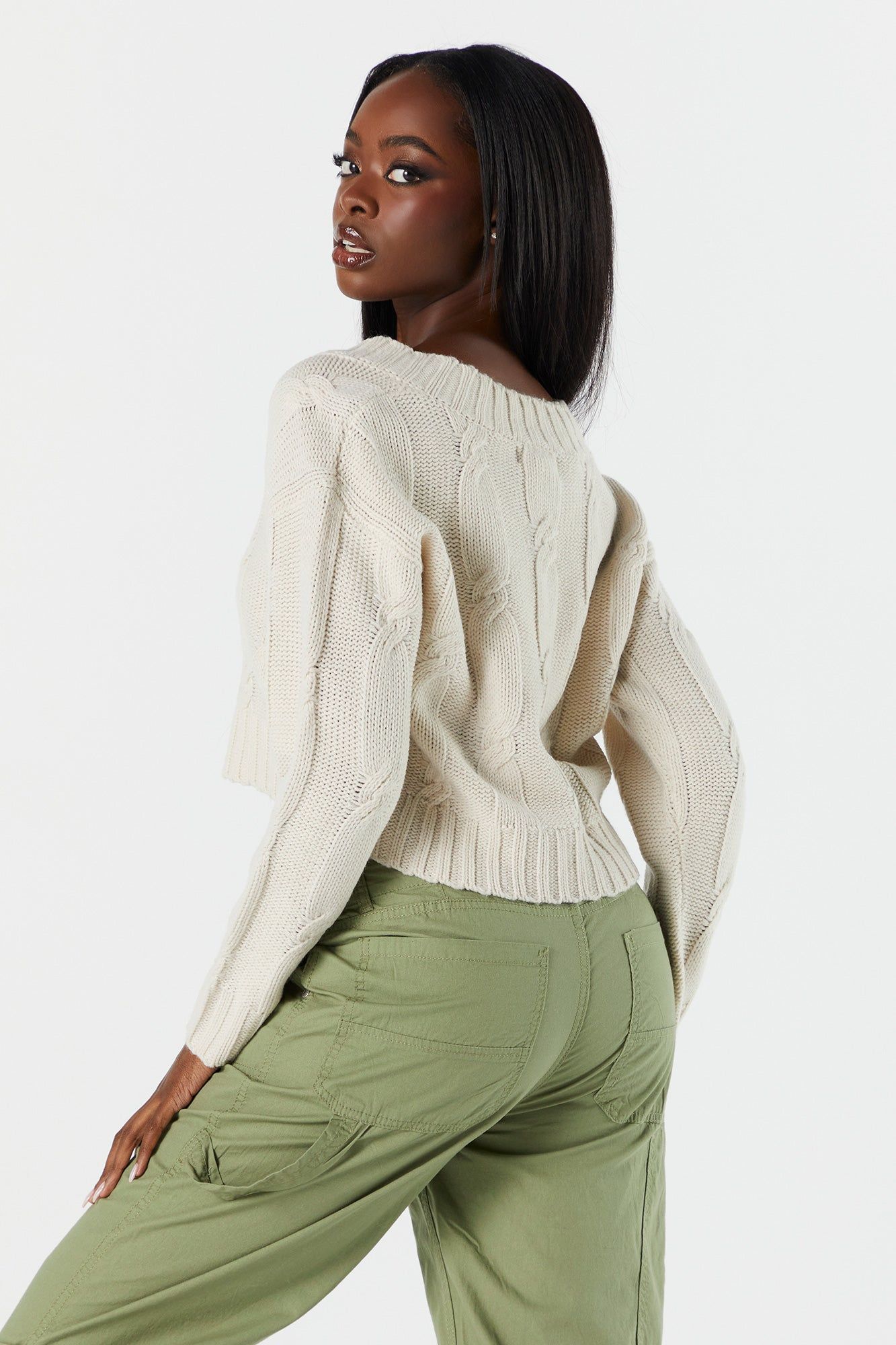 Chandail en tricot torsadé avec encolure en V sold by Urban Planet product image thumbnail 5