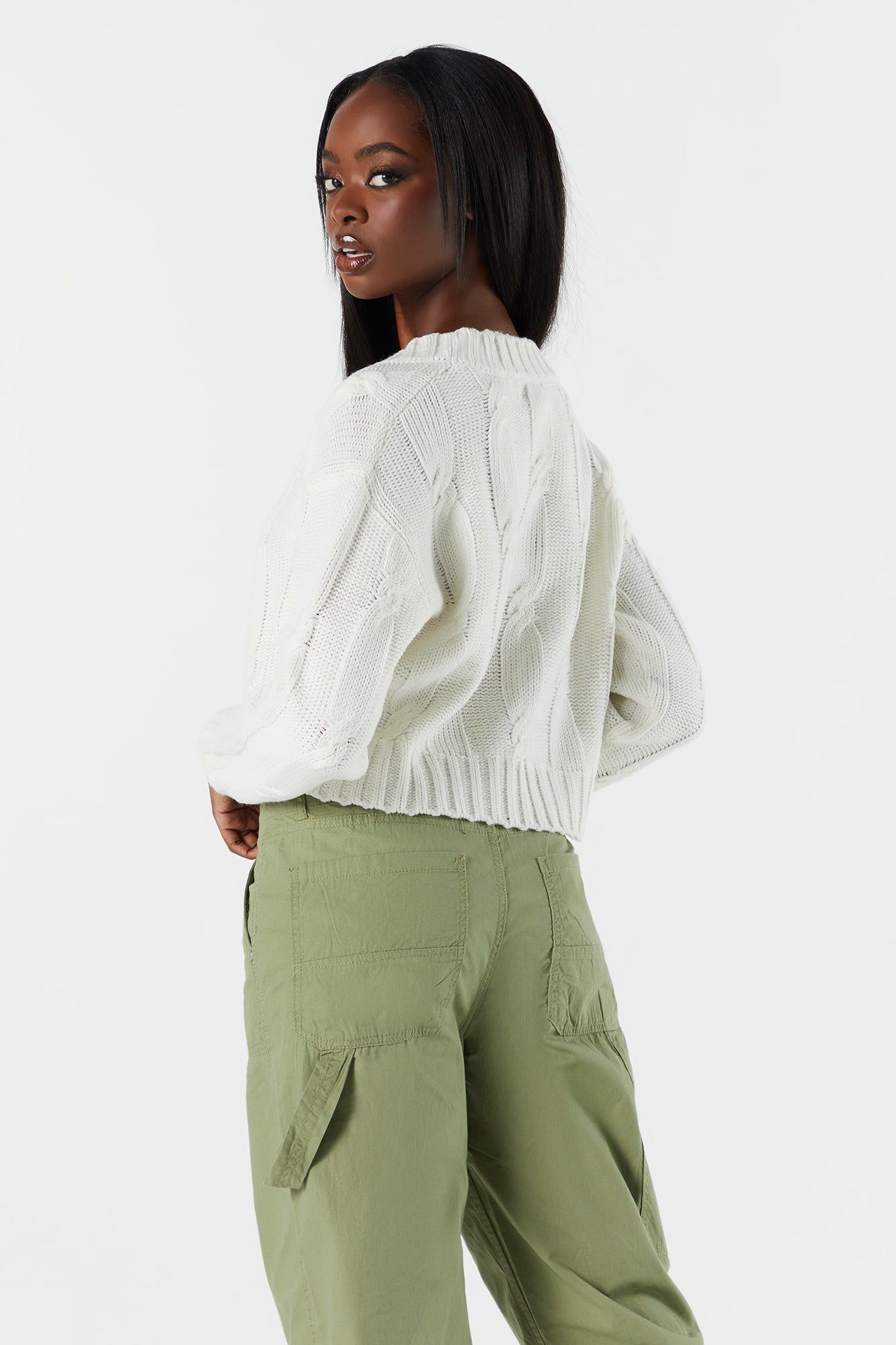 Chandail en tricot torsadé avec encolure en V sold by Urban Planet product image thumbnail 8