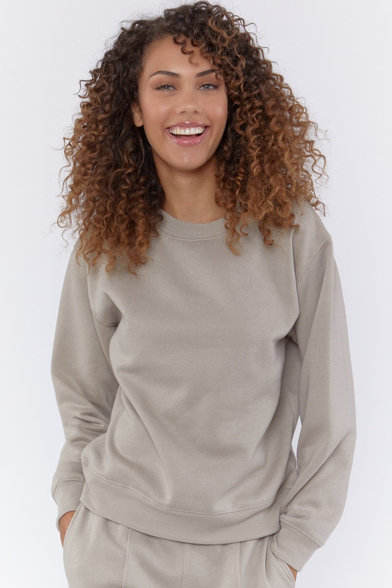 Chandail de base ras du cou en molleton sold by Urban Planet