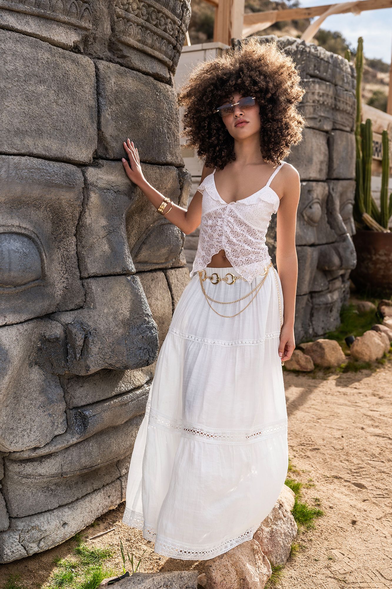 Jupe midi volantée avec ourlet crocheté sold by Urban Planet