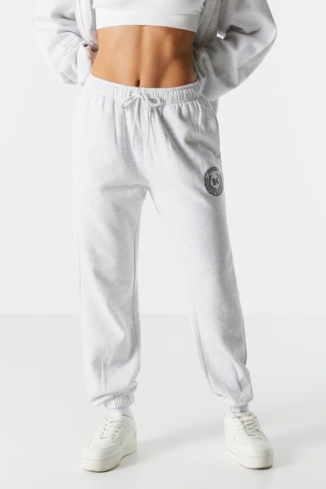 Pantalon de jogging en molleton de tous les jours avec motif brodé 84 sold by Urban Planet product image thumbnail 2