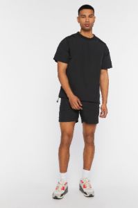 Short avec poches plaquées et taille coulissante sold by Urban Planet