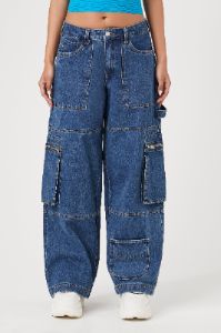 Jean cargo à jambe droite sold by Urban Planet