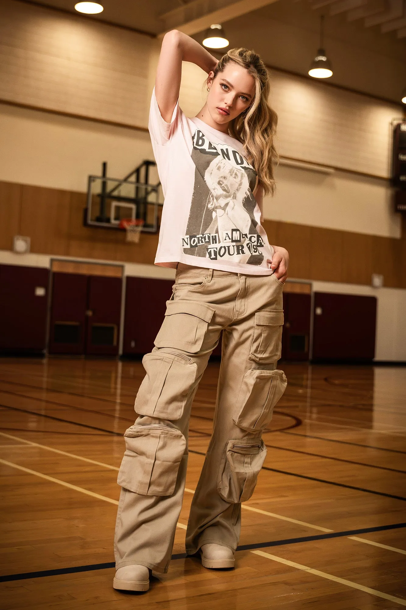 Pantalon cargo à jambe droite avec 6 poches sold by Urban Planet