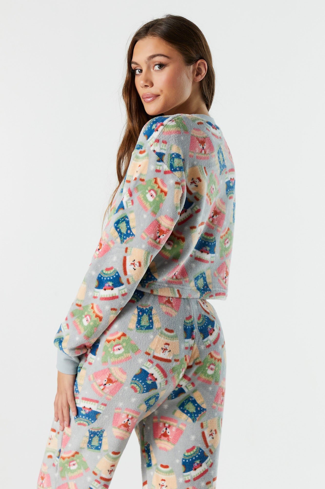 Haut de pyjama de Noël en peluche à imprimé Chandail sold by Urban Planet product image thumbnail 3