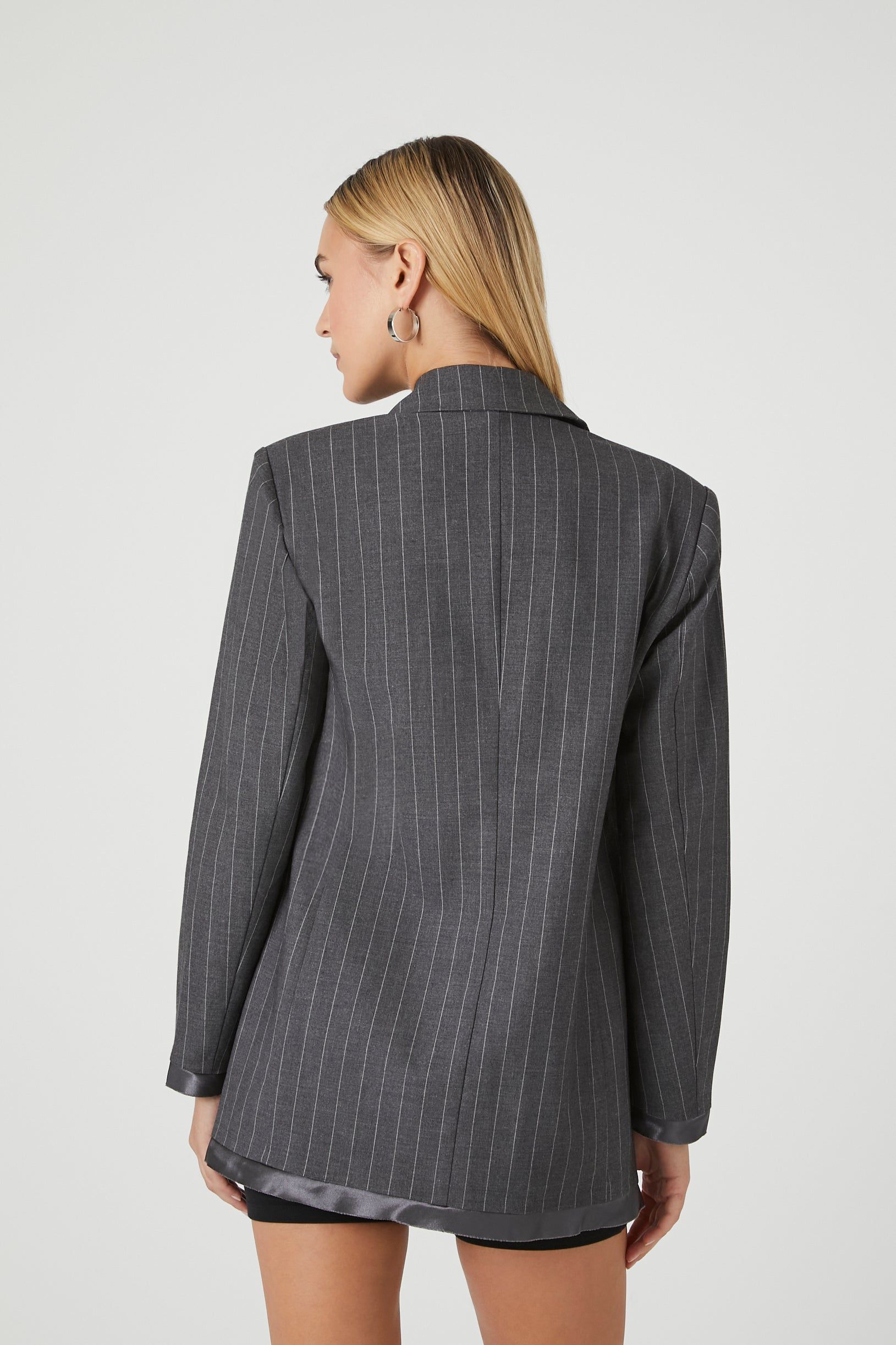 Blazer à fines rayures avec liséré de satin sold by Urban Planet product image thumbnail 2