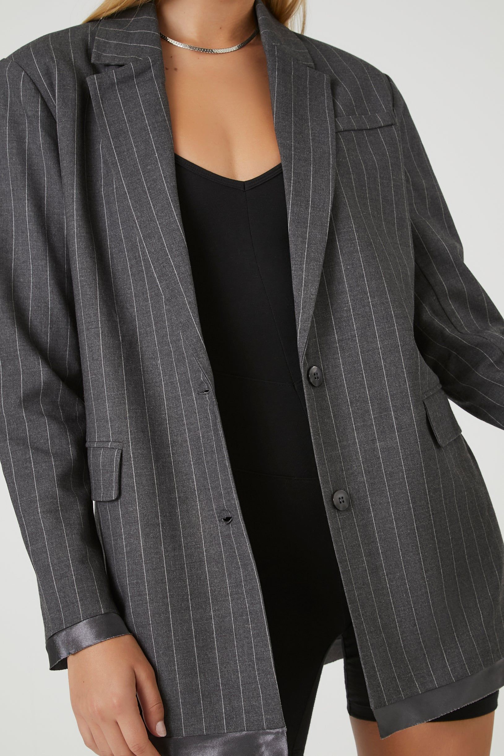 Blazer à fines rayures avec liséré de satin sold by Urban Planet product image thumbnail 5