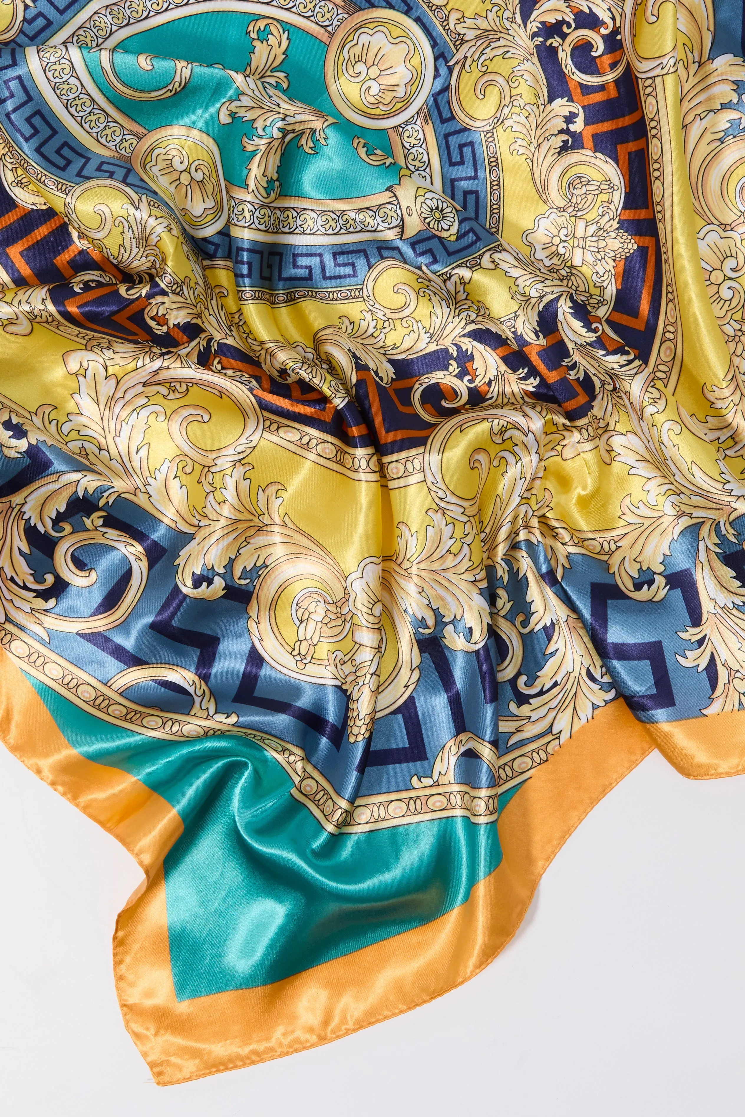 Écharpe multifaçons avec motif de chaînes sold by Urban Planet product image thumbnail 4