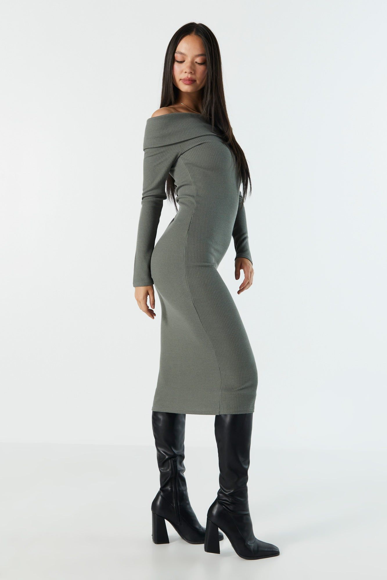 Robe midi côtelée à épaules dénudées sold by Urban Planet product image thumbnail 3