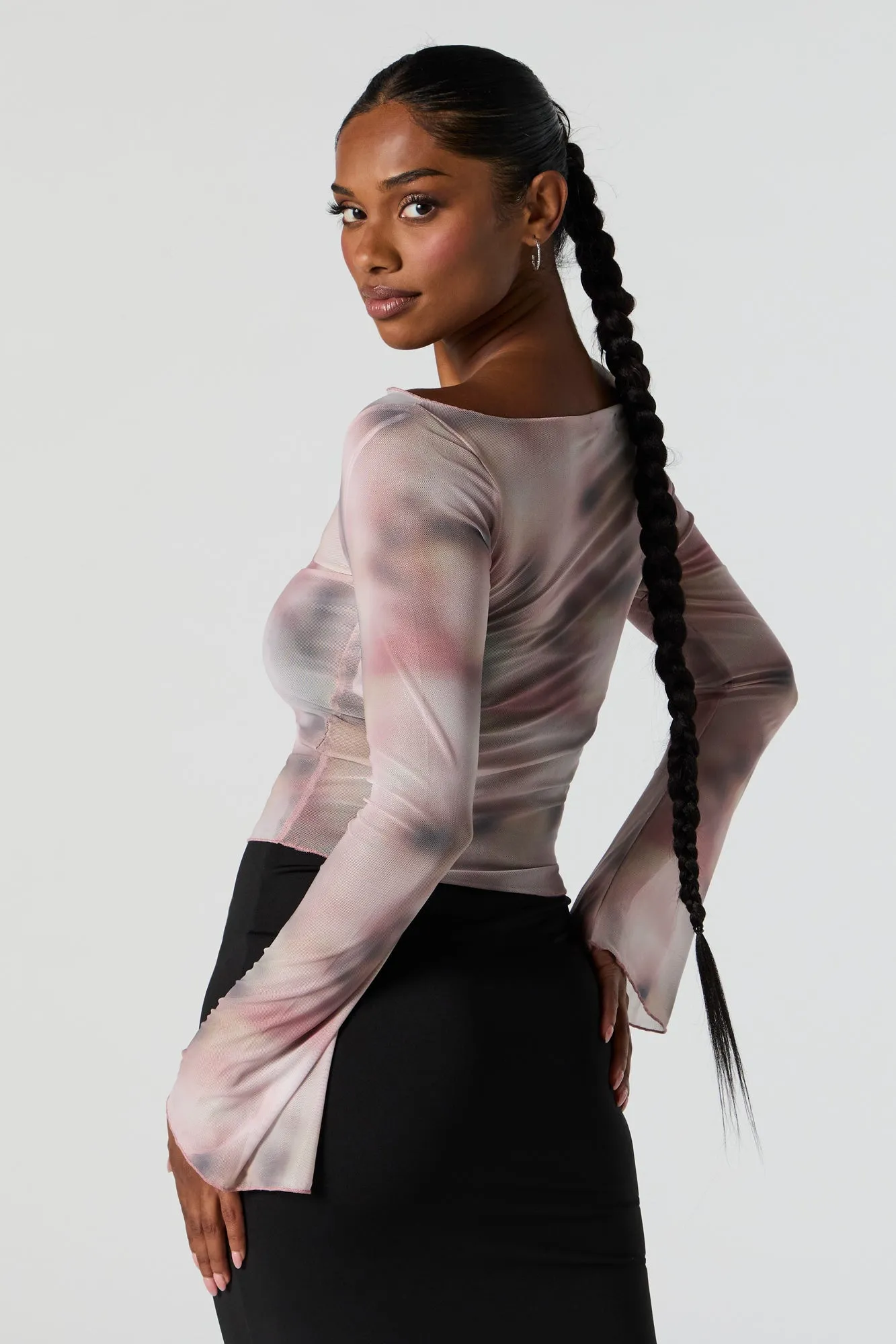 Haut en filet rose à manches cloche sold by Urban Planet product image thumbnail 2