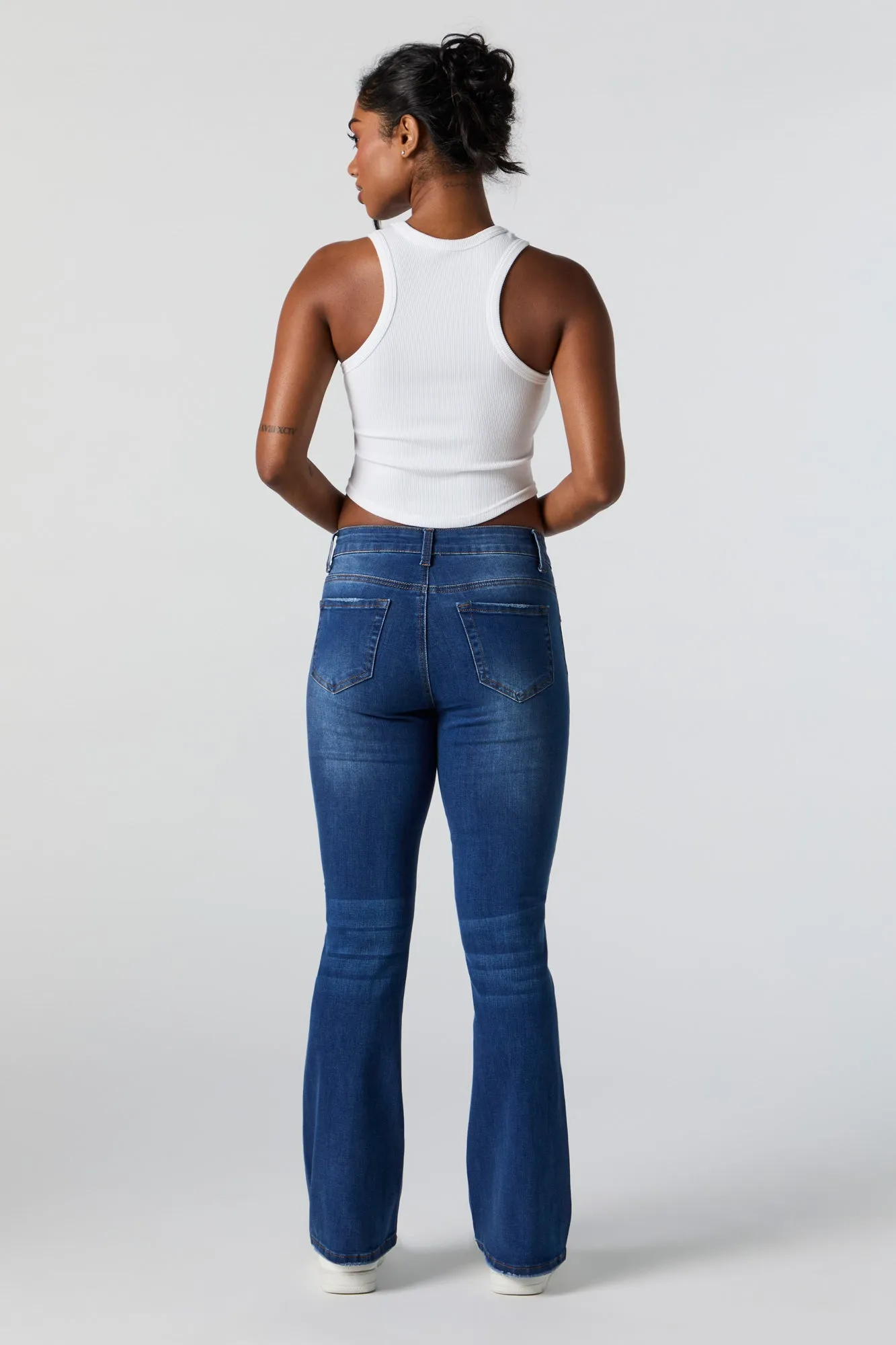 Jean délavé foncé à jambe évasée sold by Urban Planet product image thumbnail 3