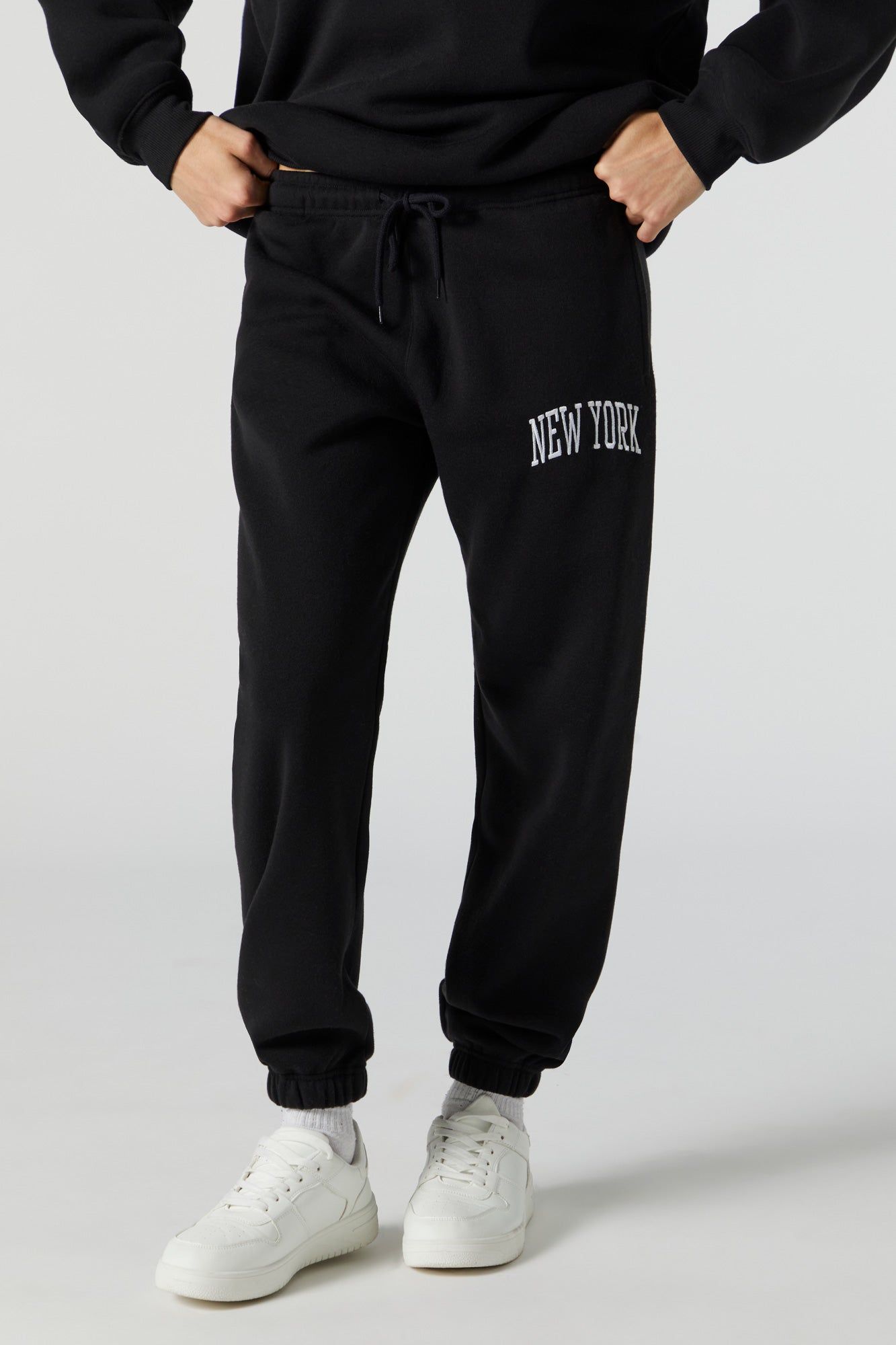 Jogger en molleton avec motif brodé New York sold by Urban Planet product image thumbnail 2