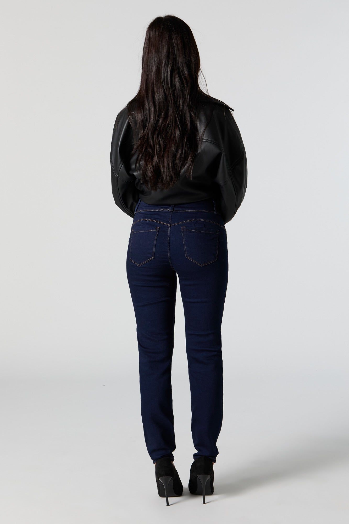 Jean ajusté à taille haute et triple bouton sold by Urban Planet product image thumbnail 3