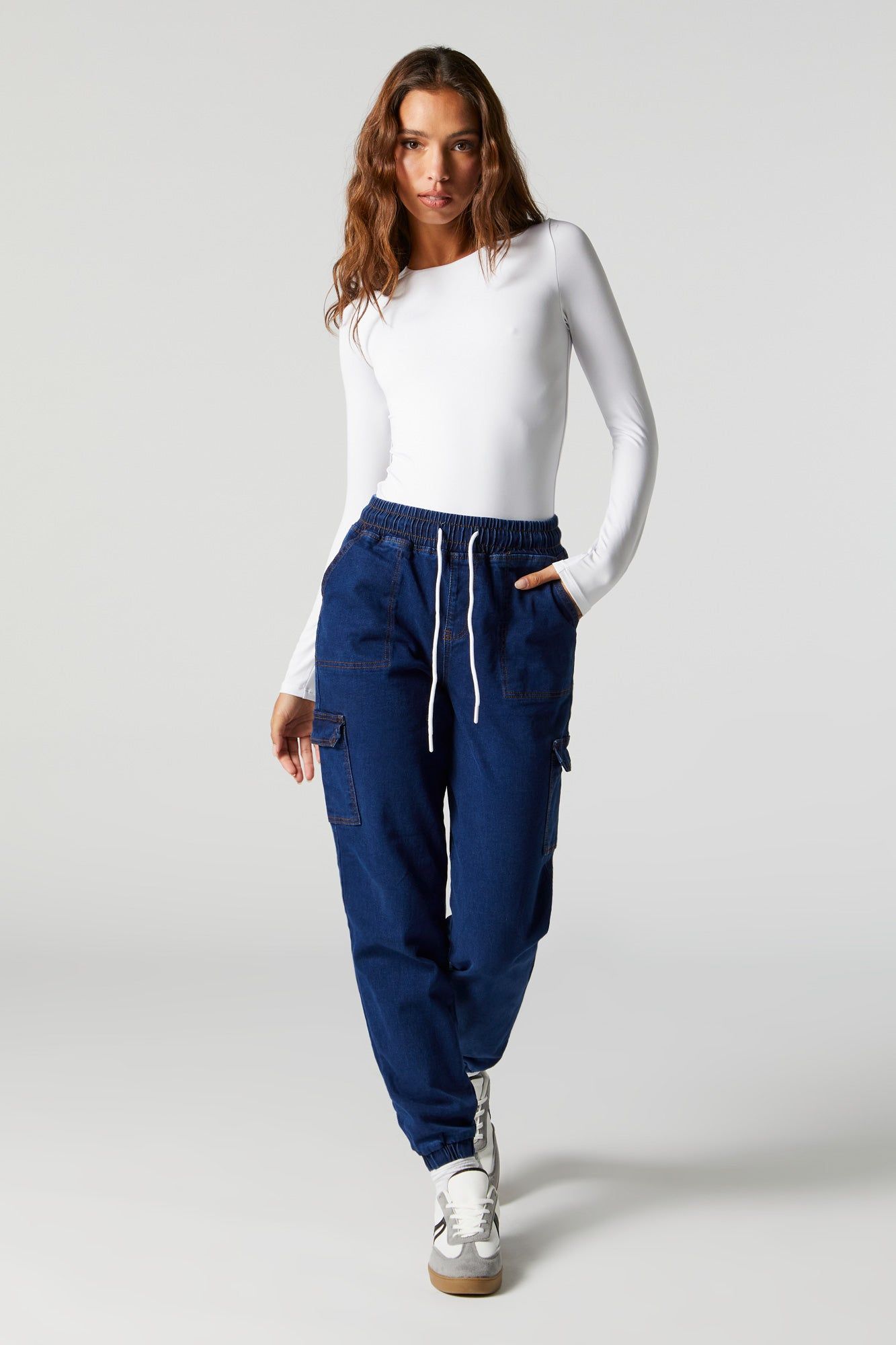 Jogger en denim délavé foncé sold by Urban Planet product image thumbnail 3