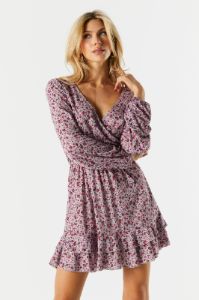 Robe fourreau volantée fleurie lilas sold by Urban Planet