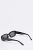 Lunettes de soleil rectangulaires sold by Urban Planet