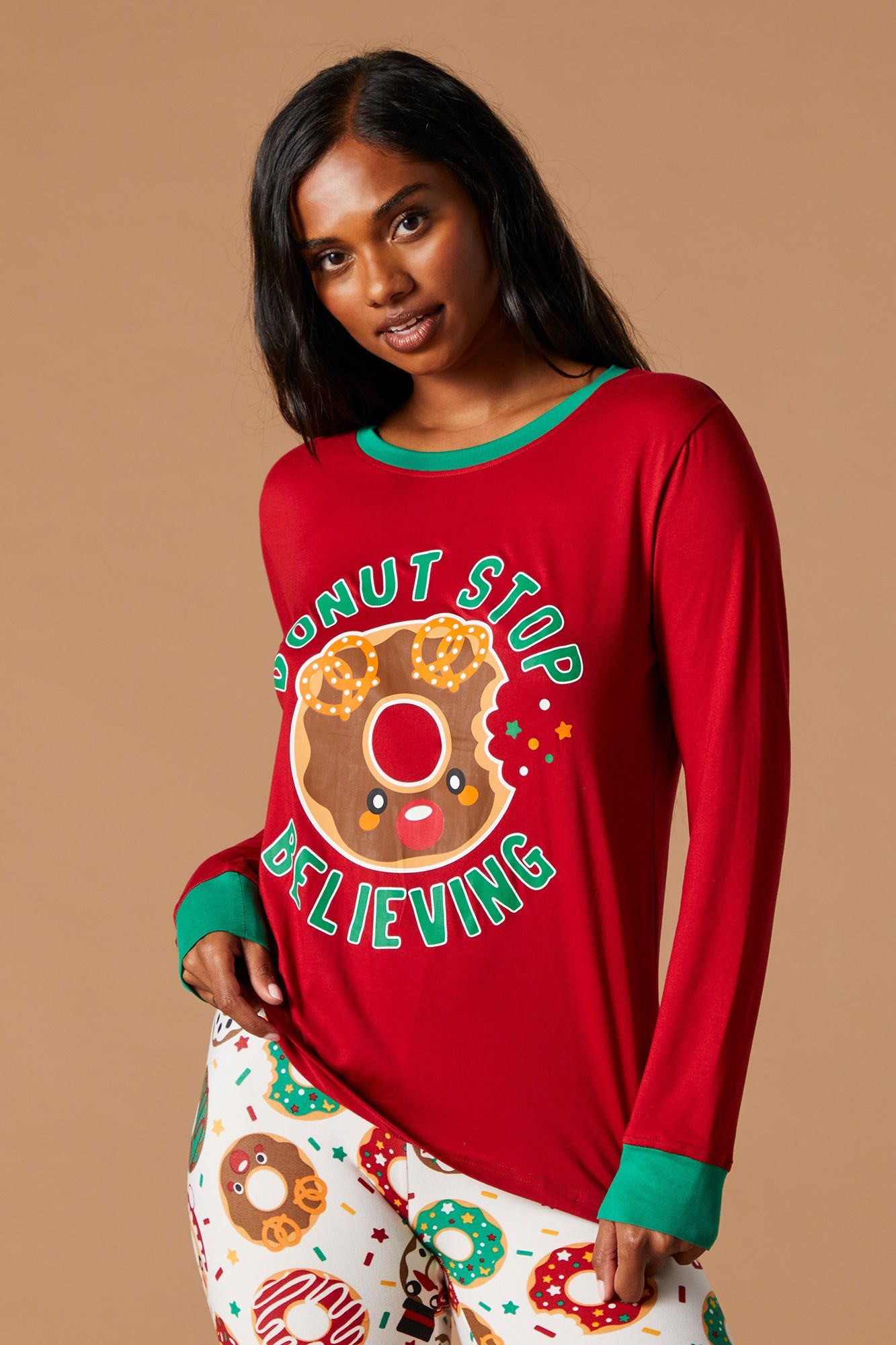 Fammy Jammies Xmas Donut 2 Piece Pajama Set sold by Urban Planet product image thumbnail 2