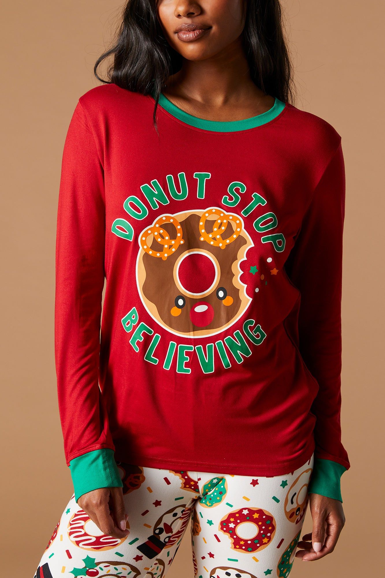 Fammy Jammies Xmas Donut 2 Piece Pajama Set sold by Urban Planet product image thumbnail 5
