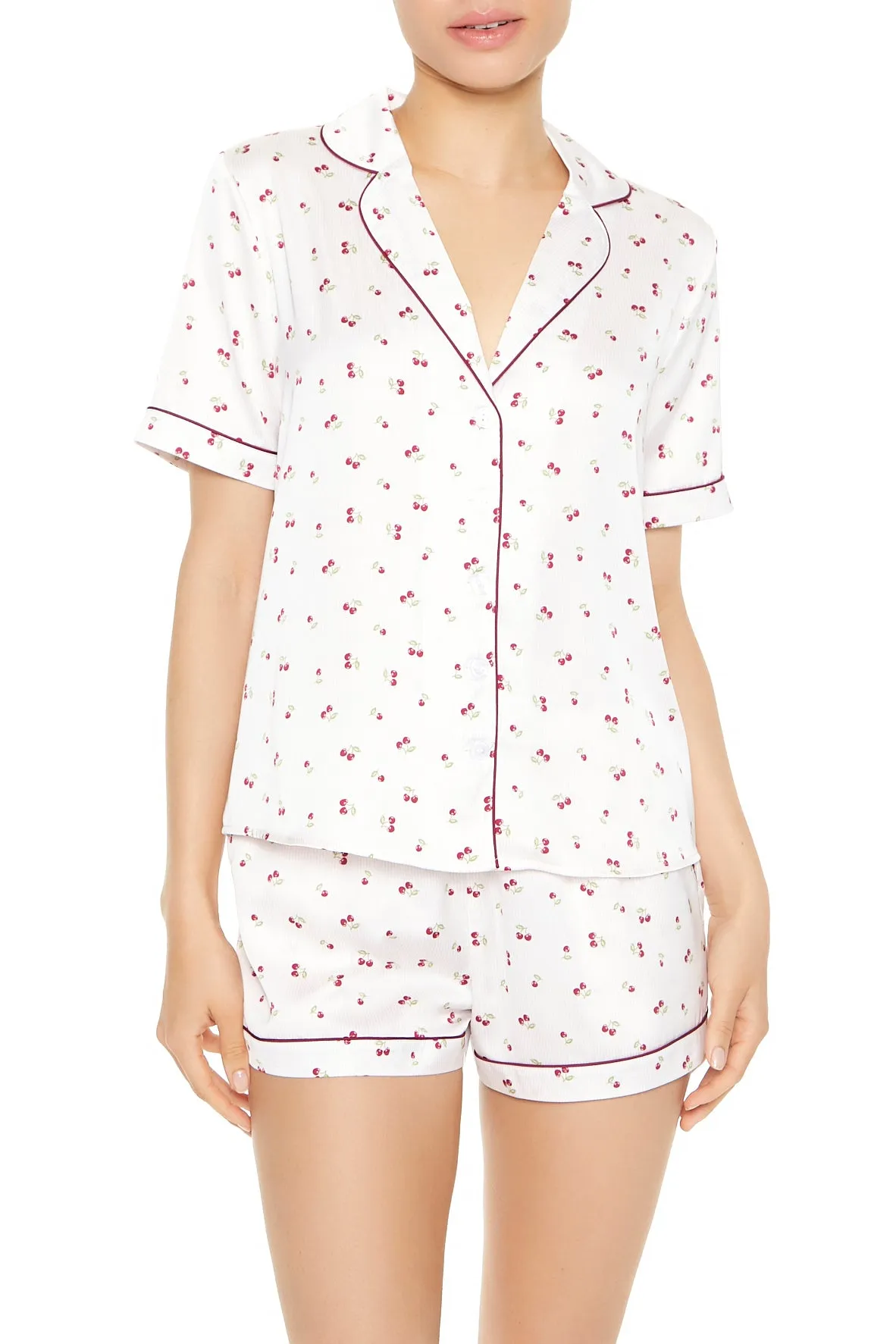 Ensemble pyjama avec chemisier et short à imprimé Cerise en satin sold by Urban Planet