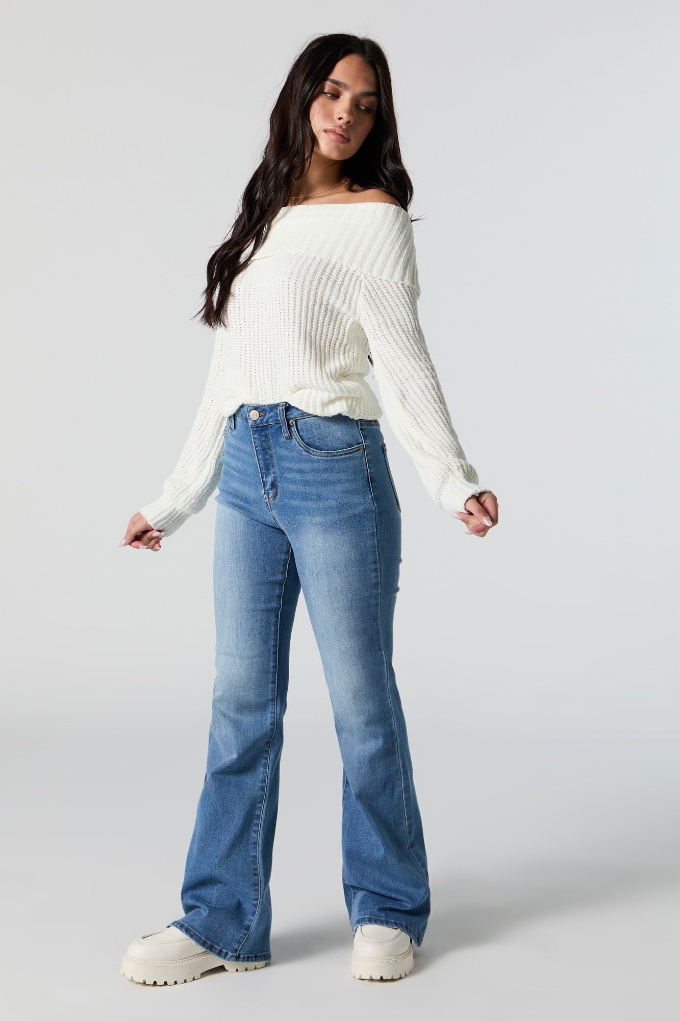 Jean évasé à taille haute lavé moyen Austin sold by Urban Planet