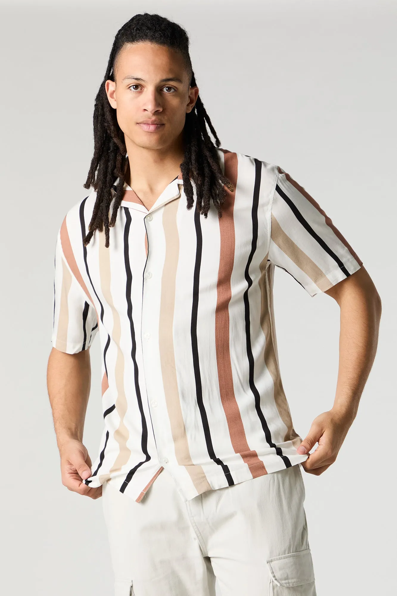 Haut boutonné à manches courtes avec motif sold by Urban Planet product image thumbnail 4