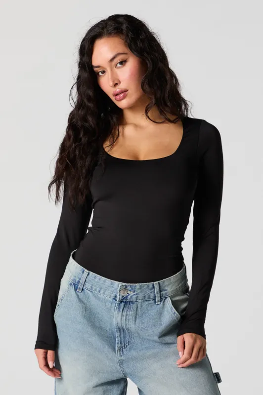 Maillot profilé à manches longues avec encolure dégagée sold by Urban Planet