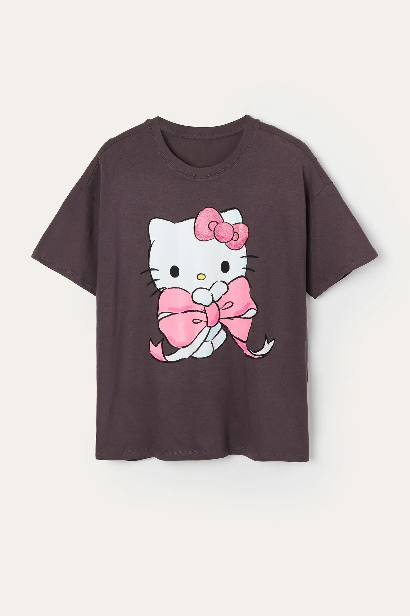 Hello Kitty Bow Graphic Boyfriend T-Shirt sold by Urban Planet product image thumbnail 4