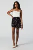 Combi-short boutonné fleuri noir à taille cintrée sold by Urban Planet