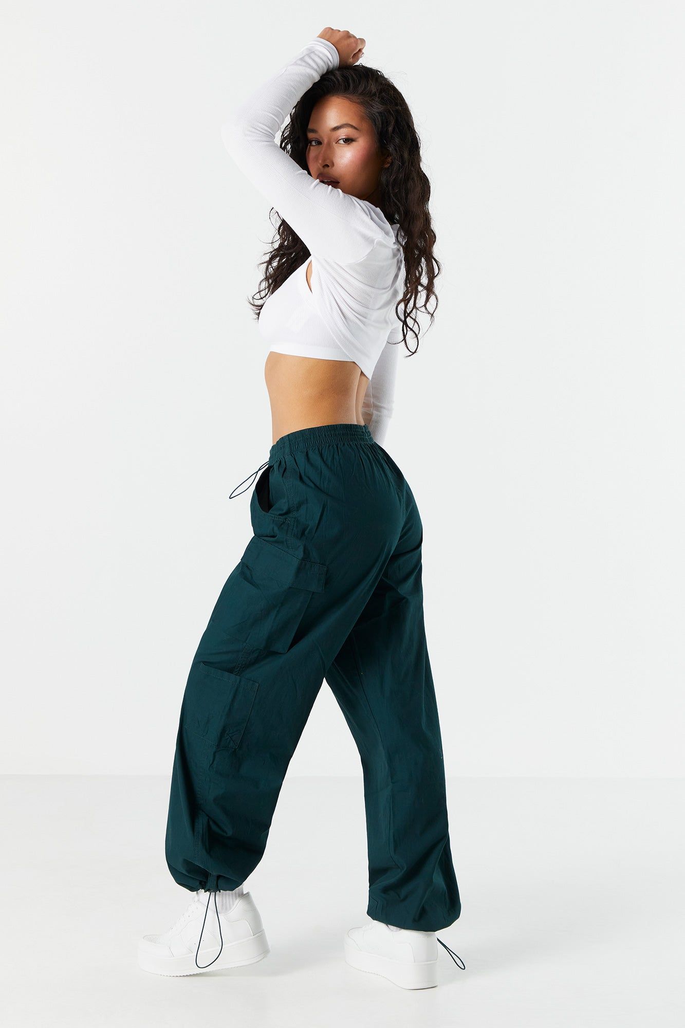 Pantalon vert cargo parachute avec tendeurs élastiques sold by Urban Planet product image thumbnail 3