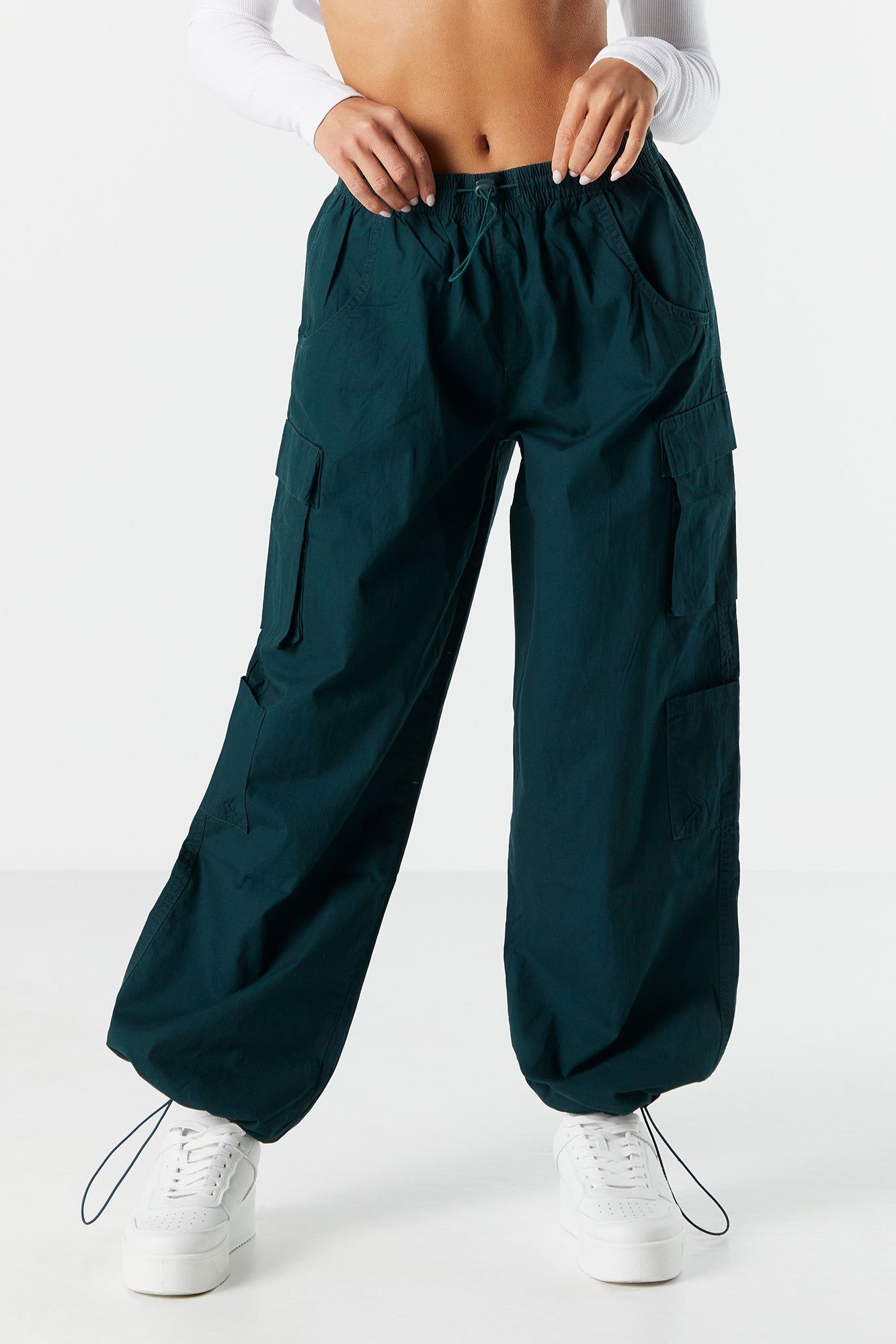 Pantalon vert cargo parachute avec tendeurs élastiques sold by Urban Planet product image thumbnail 2