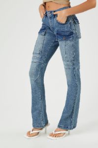 Jean cargo en denim à jambe évasée sold by Urban Planet
