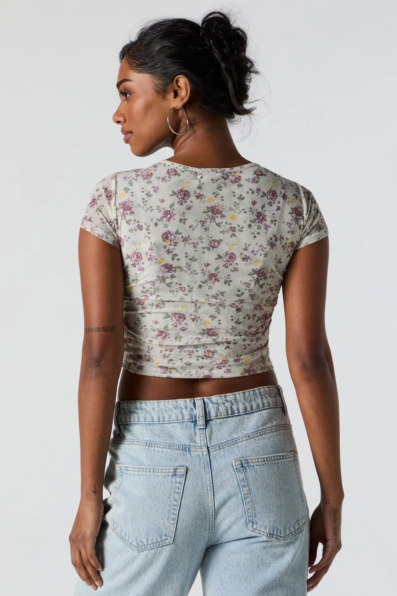 T-shirt court en filet fleuri sold by Urban Planet product image thumbnail 2