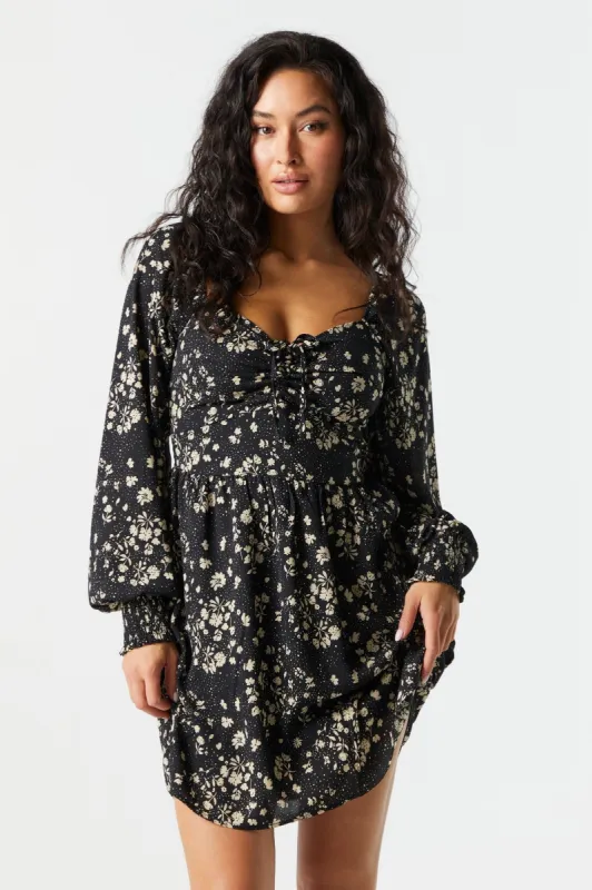 Robe de style laitière smockée noir à manches longues sold by Urban Planet