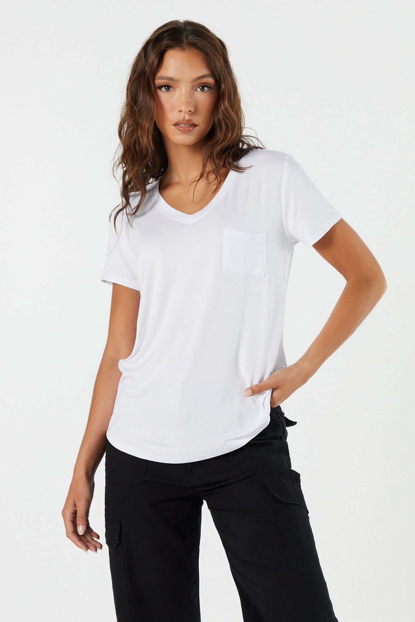 T-shirt décontracté avec poche et encolure en V sold by Urban Planet product image thumbnail 7