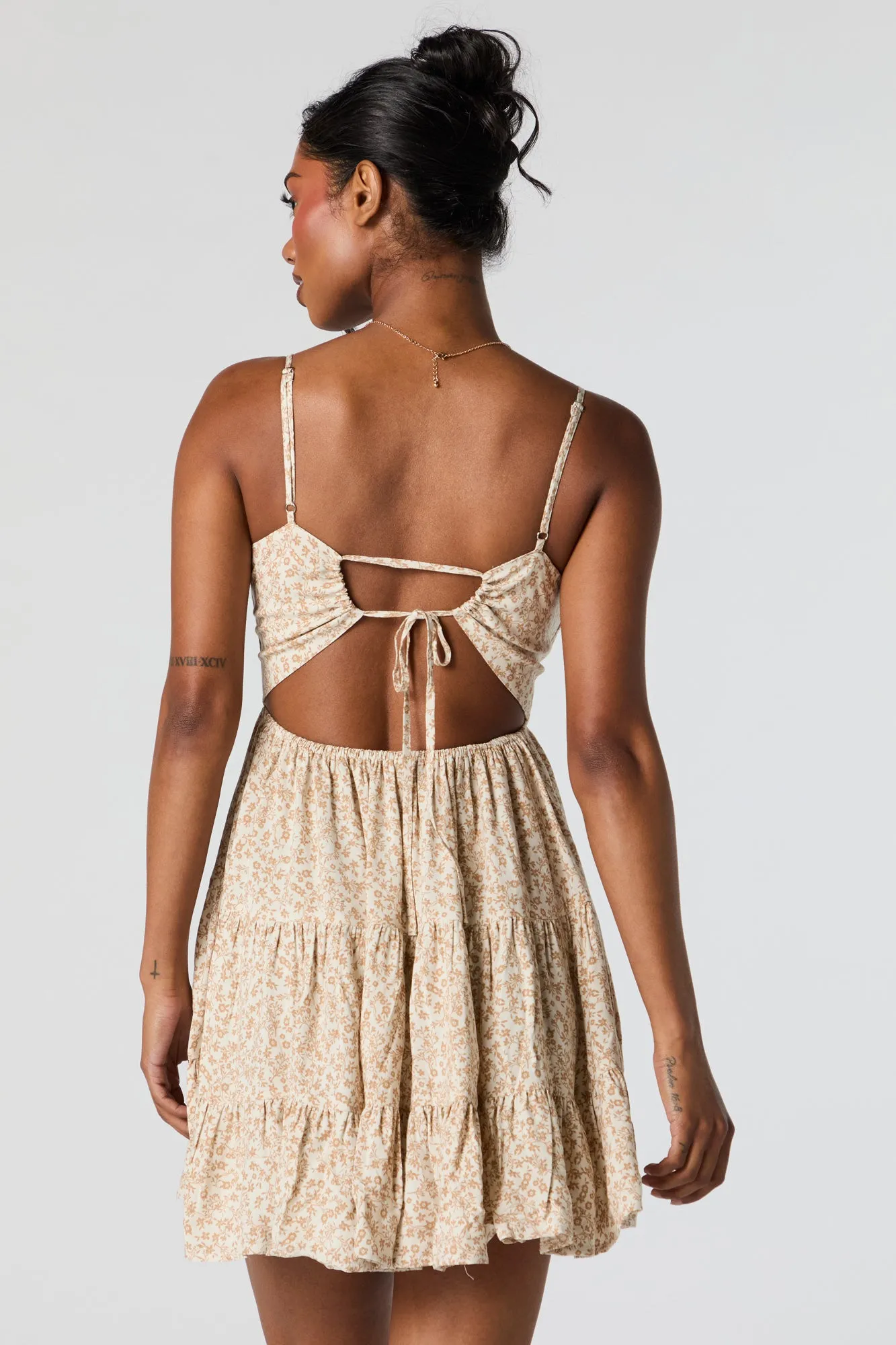 Minirobe volantée fleurie sold by Urban Planet product image thumbnail 2