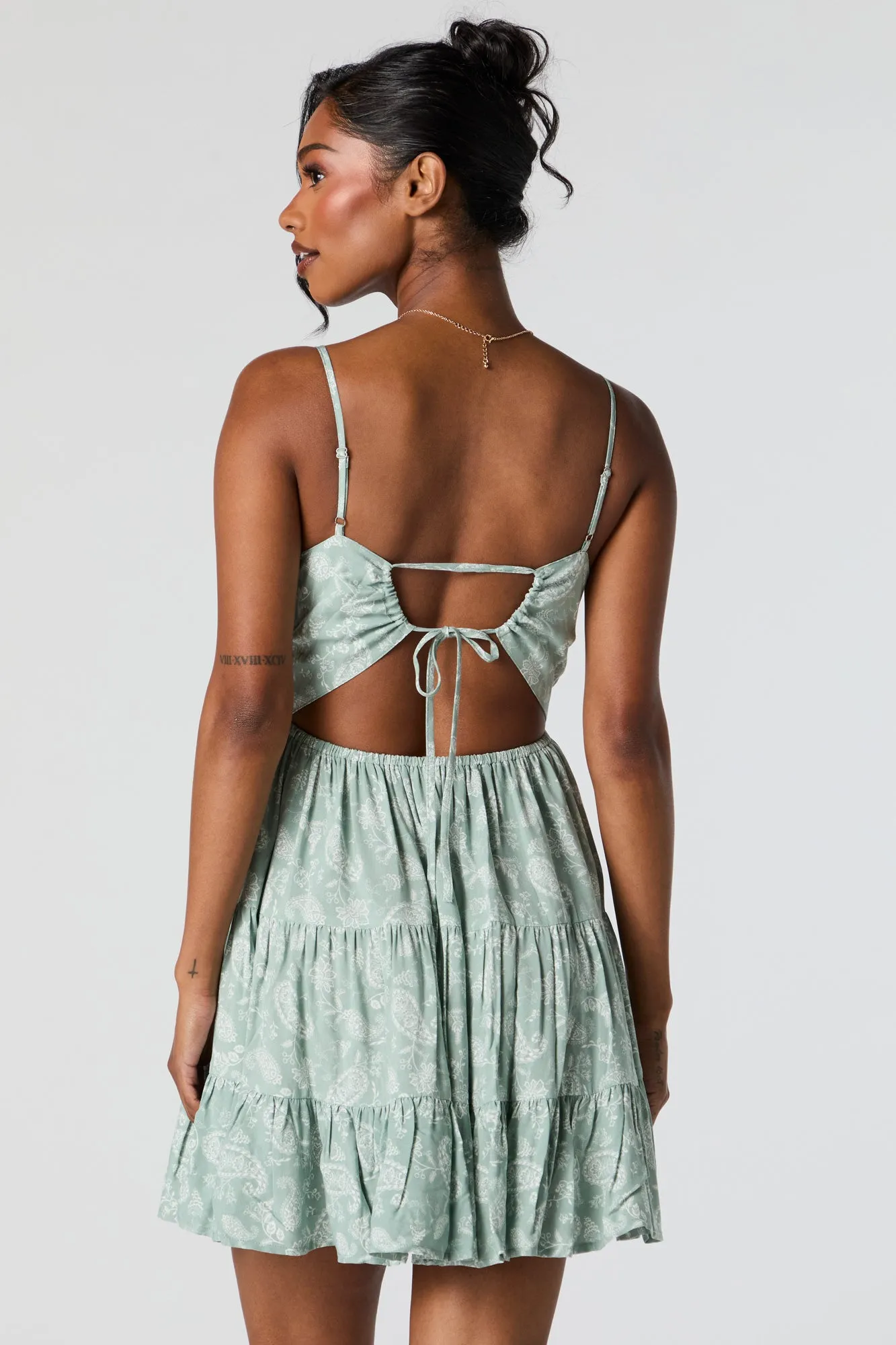 Minirobe volantée fleurie sold by Urban Planet product image thumbnail 5