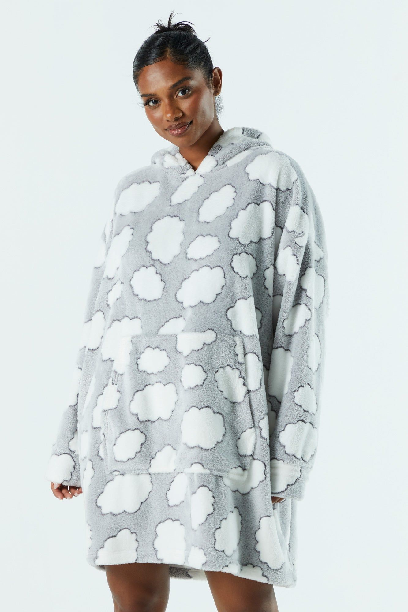 Haut surdimensionné avec motif Nuage sold by Urban Planet product image thumbnail 2