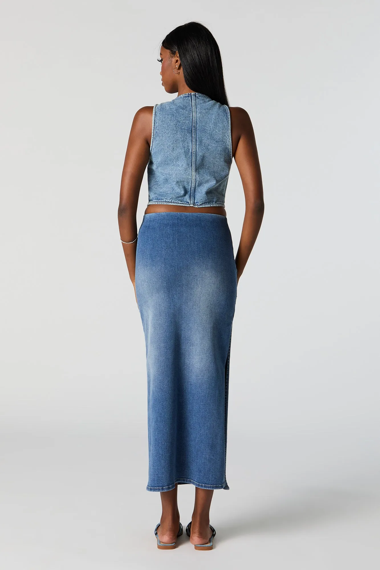 Jupe midi moulante en denim avec fente sold by Urban Planet product image thumbnail 3