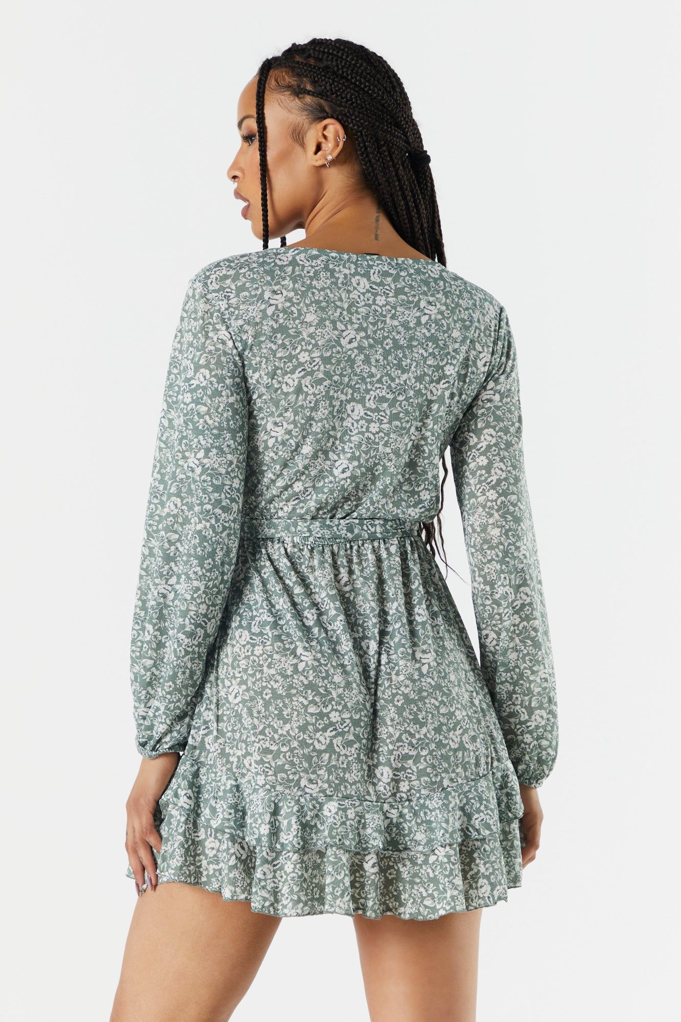 Robe fourreau volantée fleurie noire sold by Urban Planet product image thumbnail 5