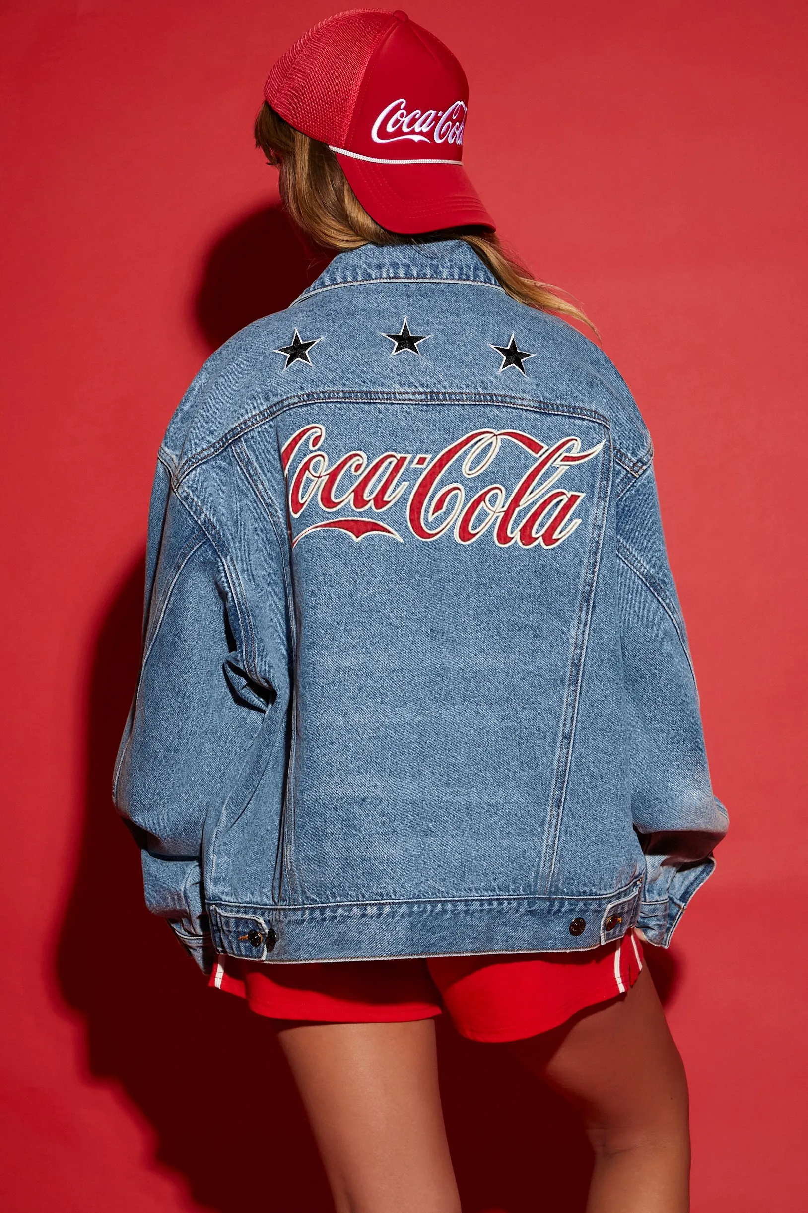 Blouson en denim avec motif brodé Coca Cola sold by Urban Planet product image thumbnail 2