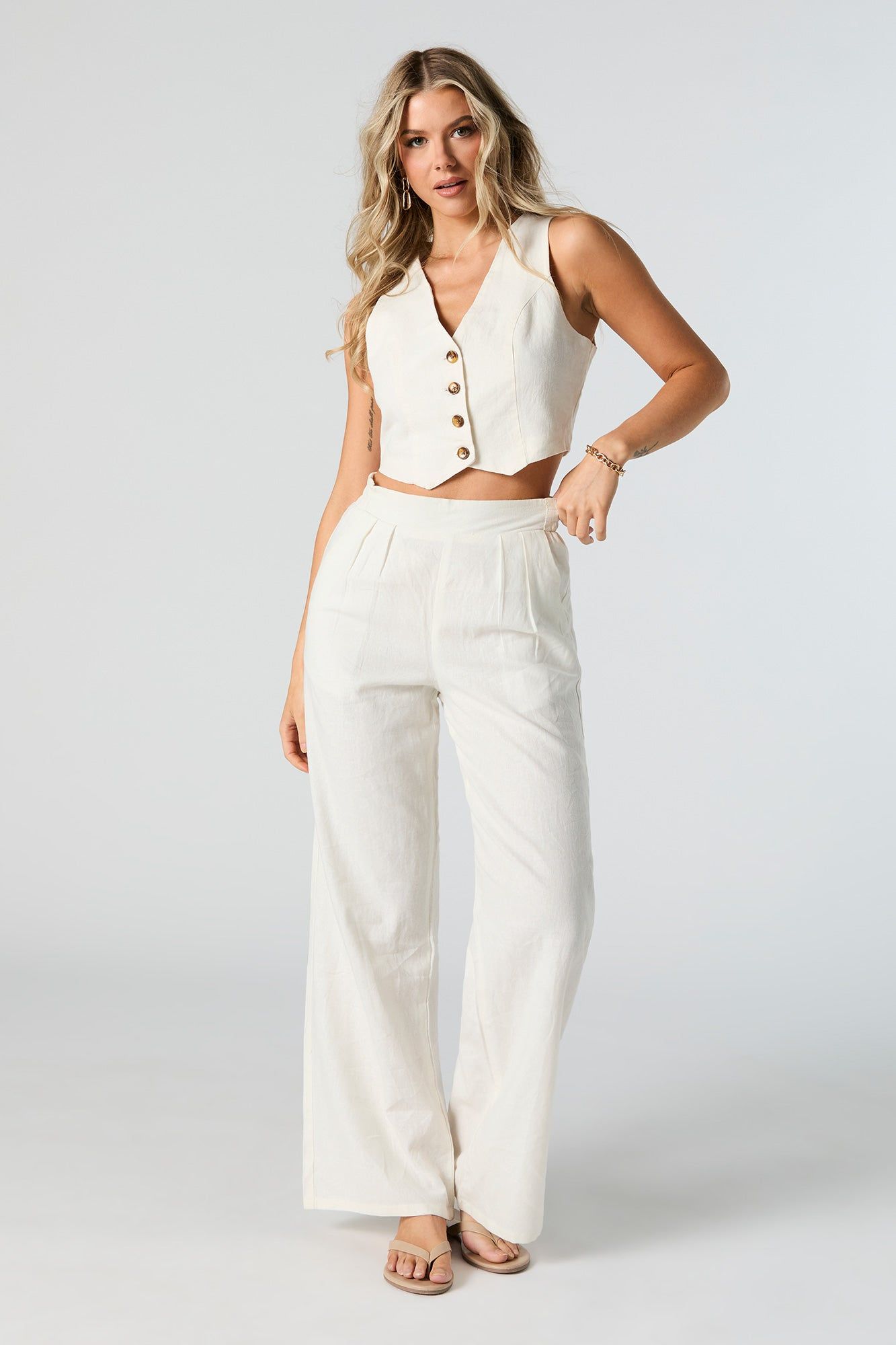 Pantalon habillé à jambe large sold by Urban Planet