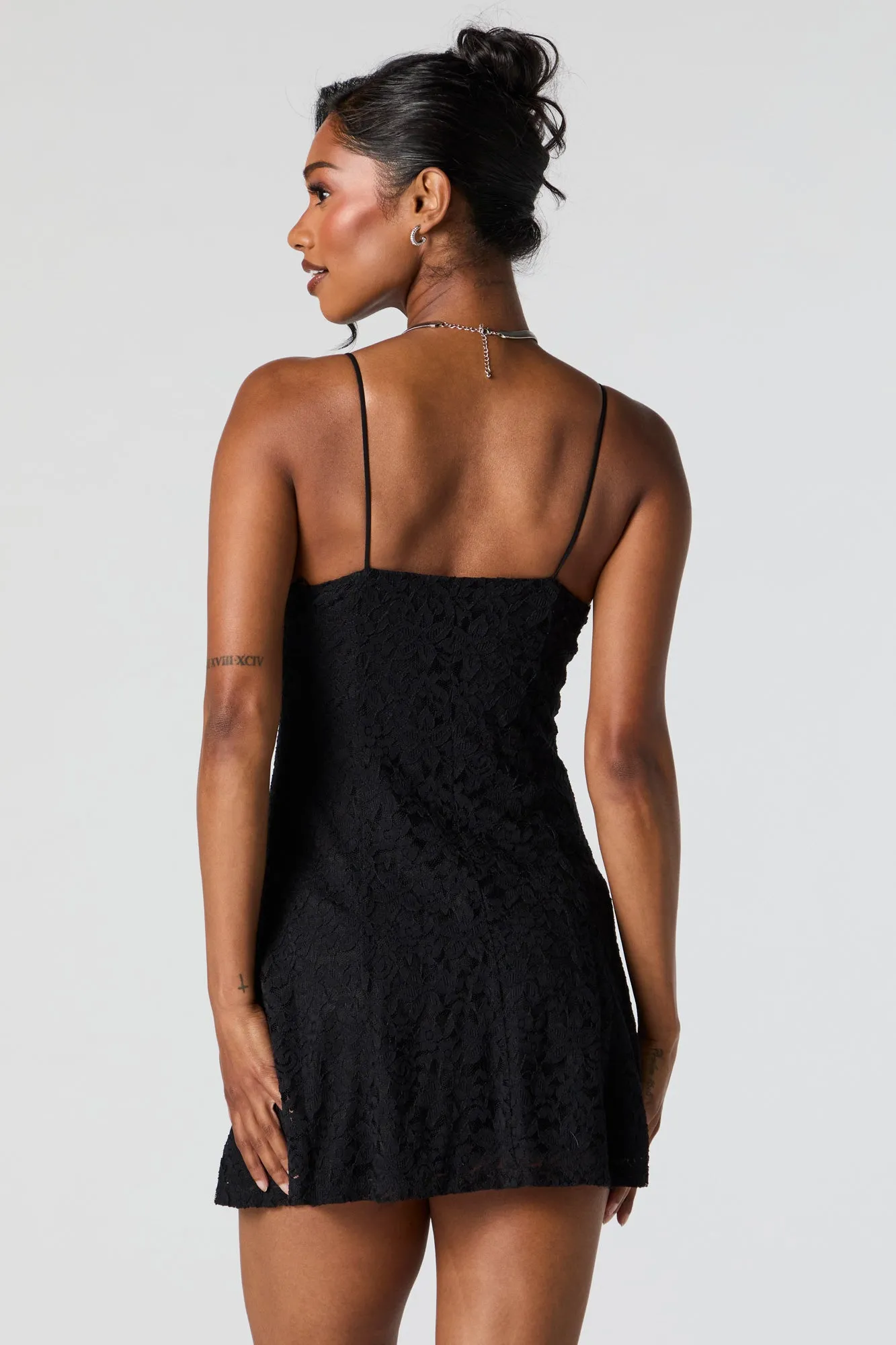 Minirobe bustier en dentelle fleurie sold by Urban Planet product image thumbnail 2