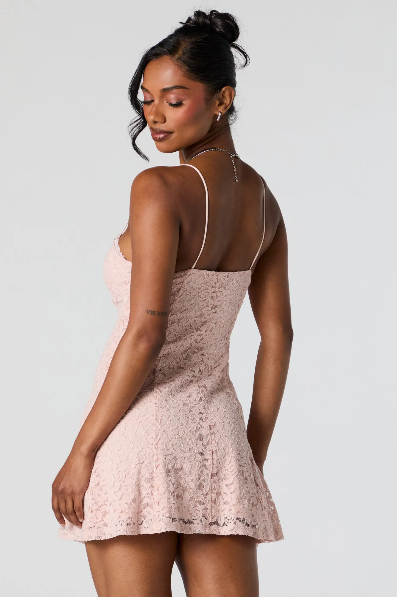 Minirobe bustier en dentelle fleurie sold by Urban Planet product image thumbnail 5