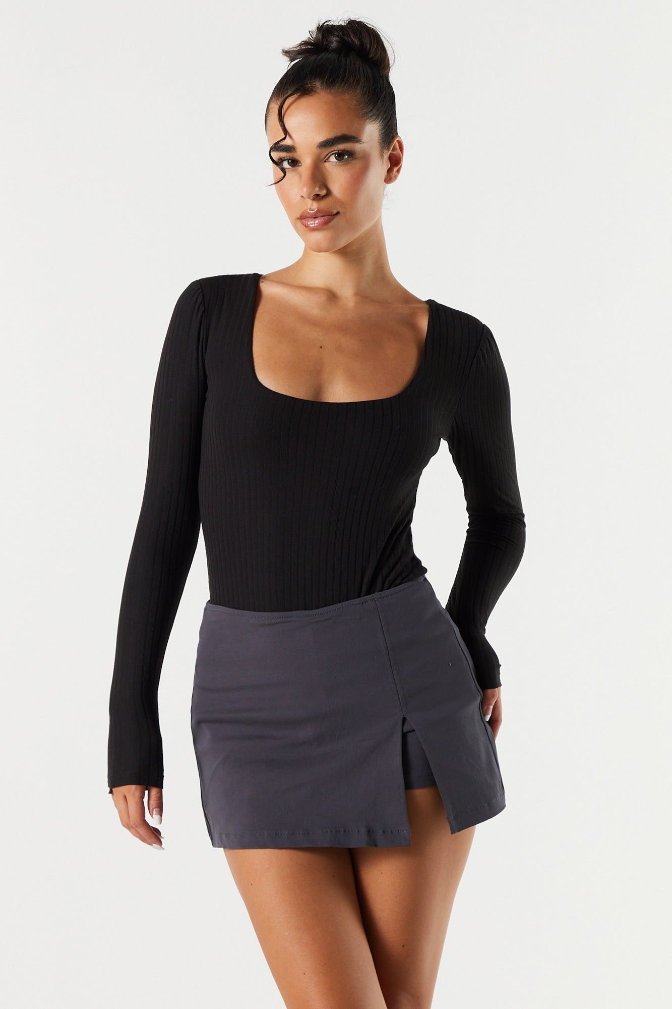 Combiné côtelé à encolure carrée et manches longues sold by Urban Planet